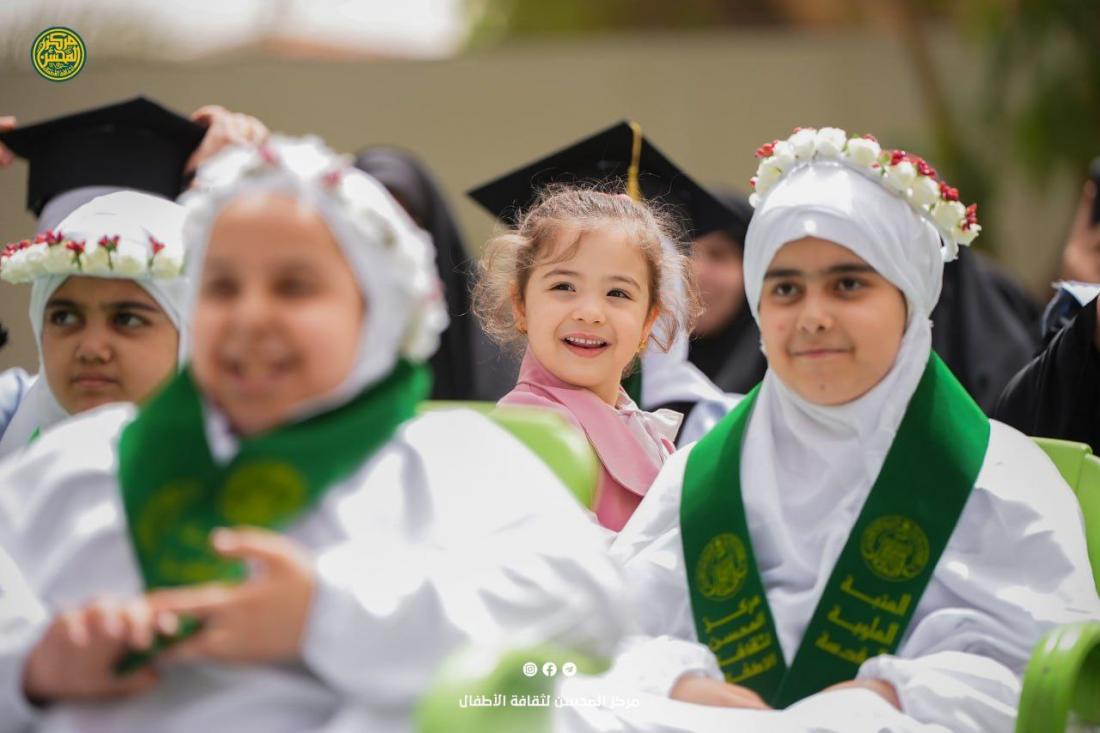 في أجواءٍ غامرةٍ بالبهجةِ والسرور، استقبلَ مركزُ المُحسنِ لثقافةِ الأطفالِ بكلِّ حفاوةٍ وترحيب، براعمَ مدرسةِ الأمناء، في زيارةٍ ملؤُها ذِكرُ أهل البيت (عليهم السلام). | 