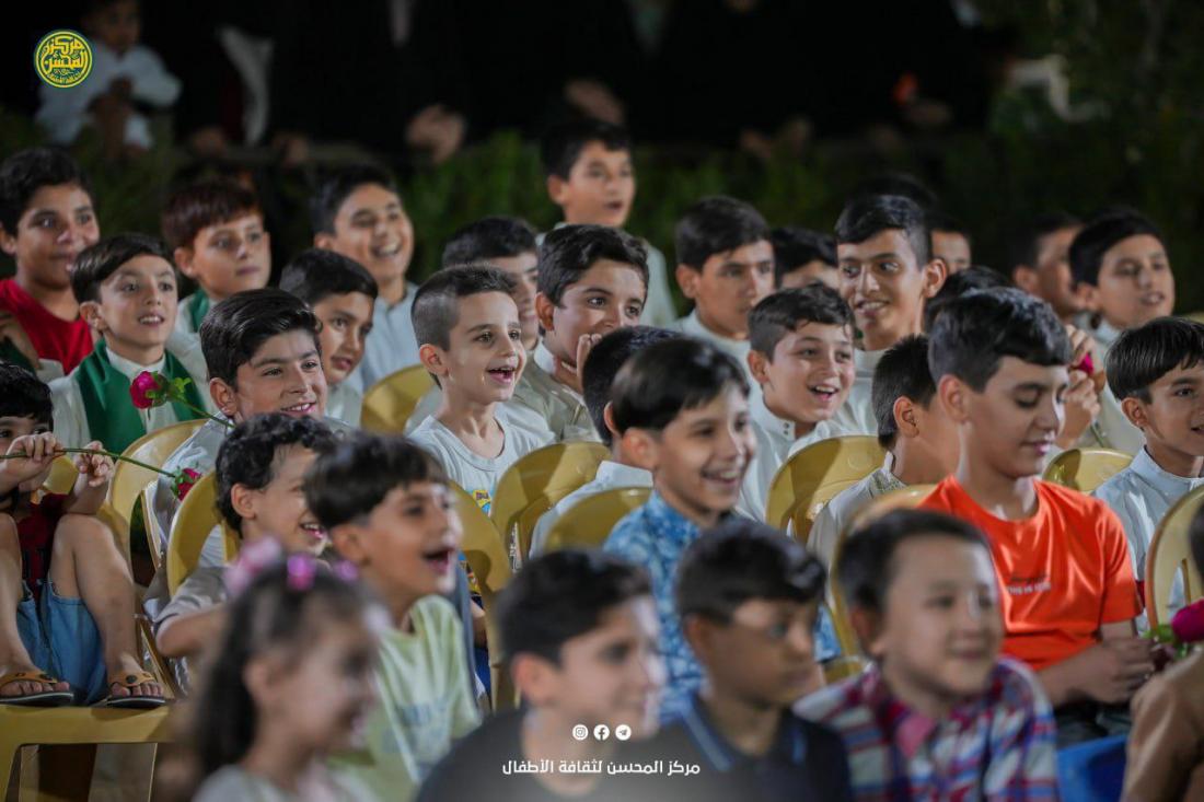 حضورٌ حاشدٌ مِـن الزائرين الصغار وأَهاليهِم الكِرام للمشاركةِ بِفعالياتِ مِنصة المُحسن ضمن أُسبوع الصادقين | 